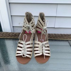 Dolce Vita Wedge Sandals. Women’s 7.5